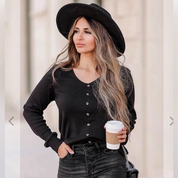 CBRAND FACE TO FACE BUTTON FRONT TOP NWT - Picture 6 of 6